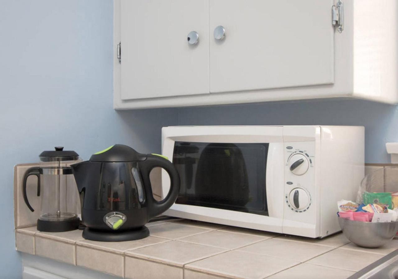 The Burbank Sanctuary - Be Pampered - Full Kitchen Apartment ภายนอก รูปภาพ