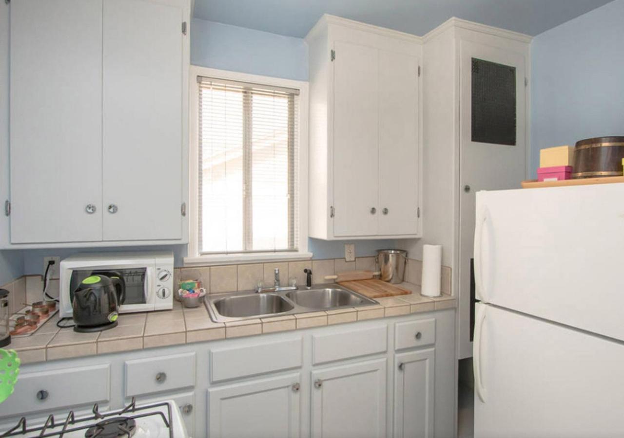 The Burbank Sanctuary - Be Pampered - Full Kitchen Apartment ภายนอก รูปภาพ